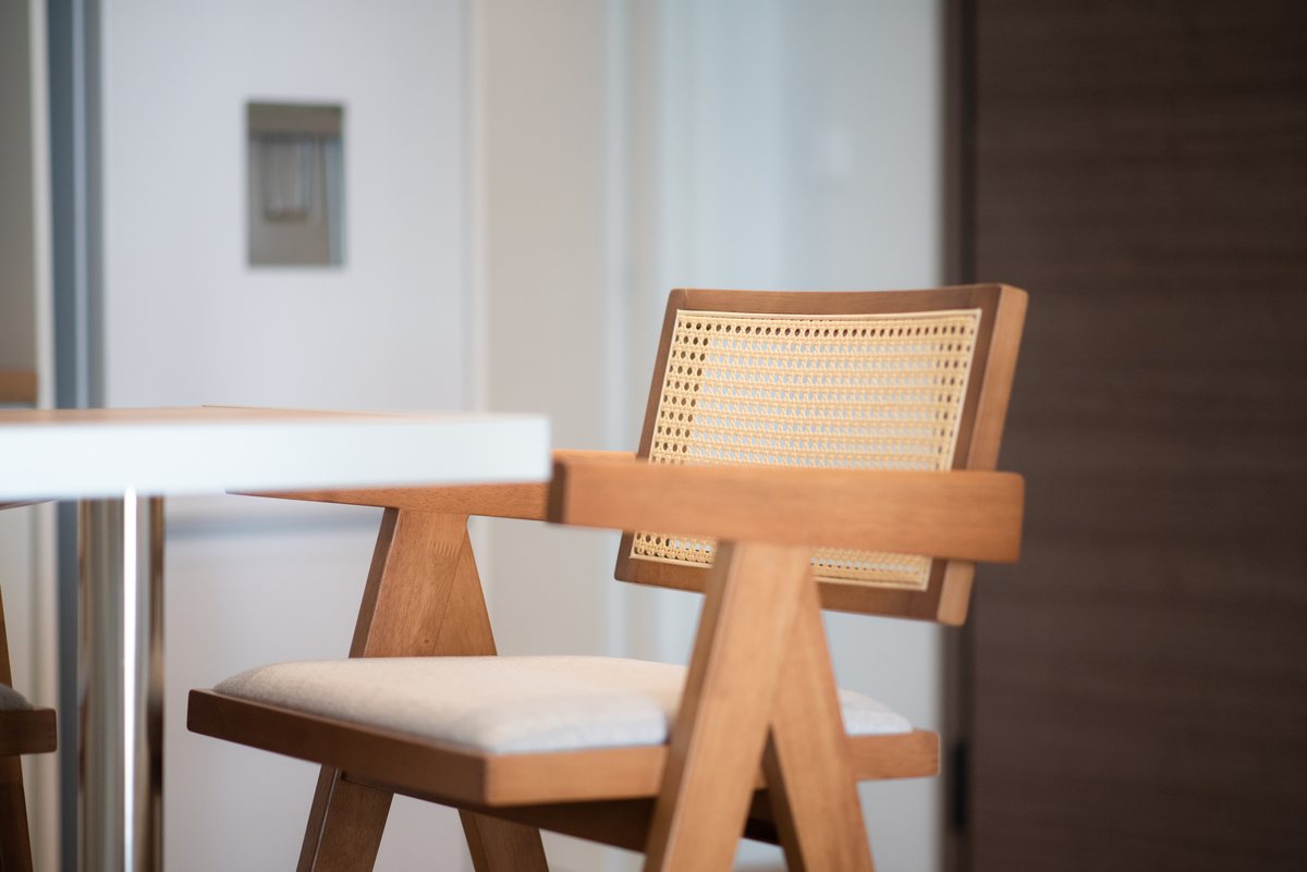 Cane chair at the dining table